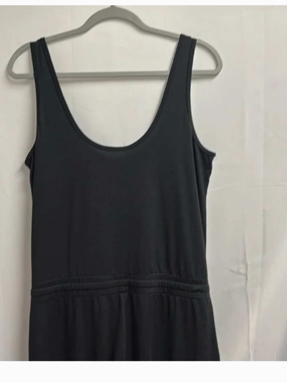 Vuori Falls Jumpsuit Henley Tank in Heathered Black Size Medium - Picture 4 of 10